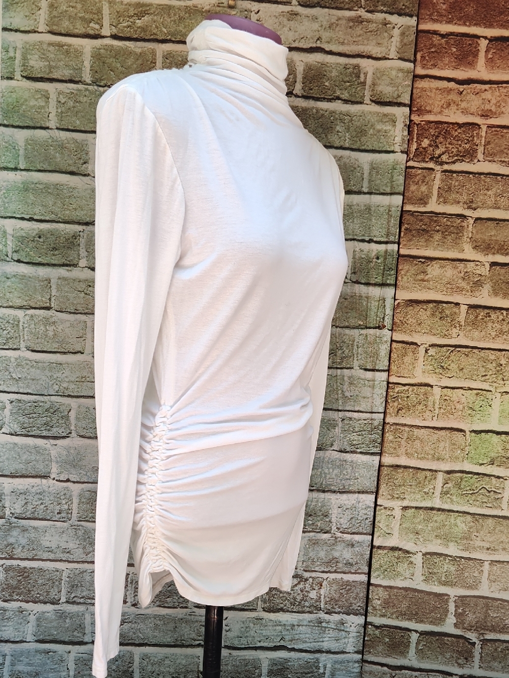 Max Studio Womens Ruched Turtle Neck Pull Over Off-White